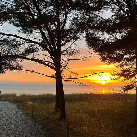 Strandhaus Ruegenperle - *