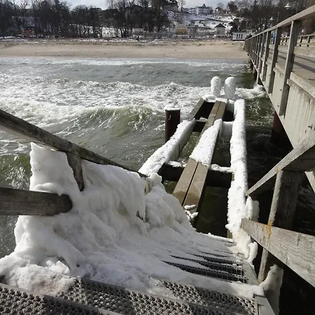 Strandhaus Ruegenperle - בית נופש *