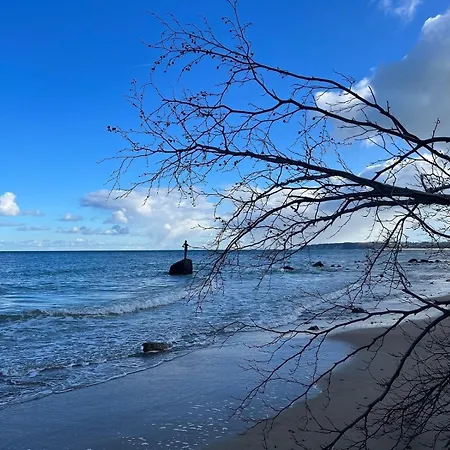 בית נופש Strandhaus Ruegenperle -