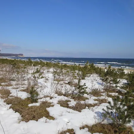 Strandhaus Ruegenperle - בית נופש באבה