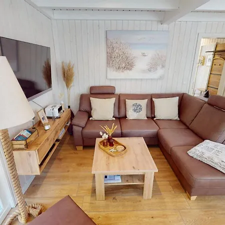 Strandhaus Ruegenperle - *